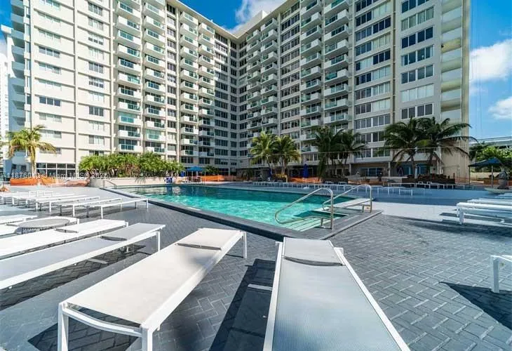 1 bedroom 1 bath for sale at 1200 West Ave # 322, Miami Beach FL 33139