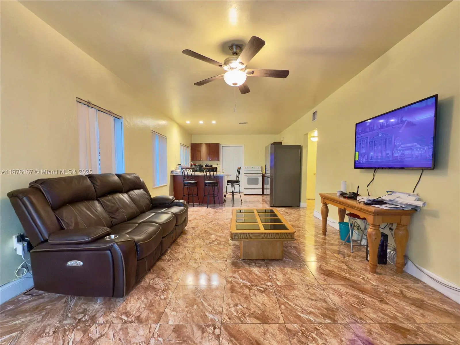 1195 NW 48th St, Miami FL 33127
