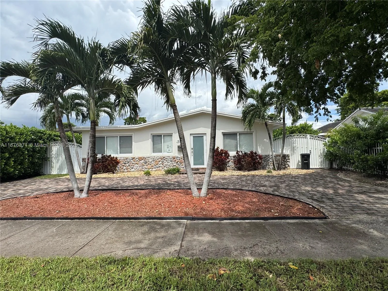 4 bedroom 2 bath for rent at 6411 SW 22nd St, West Miami FL 33155