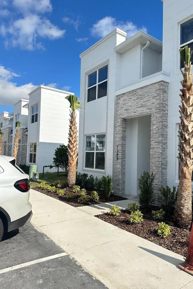 4 bedroom 3 bath for sale at 1386 Peaceful nature way Clermont, Other City - In The State Of Florida FL 34714
