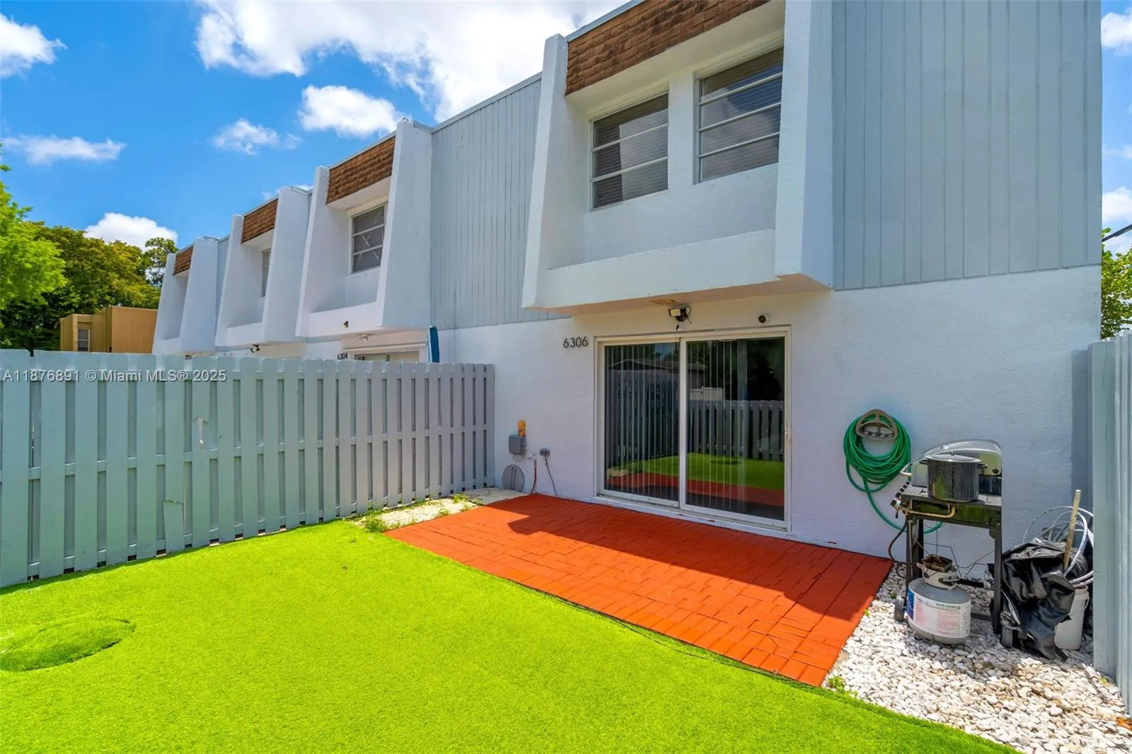 3 bedroom 2 bath for sale at 6306 Moseley St # 1, Hollywood FL 33024