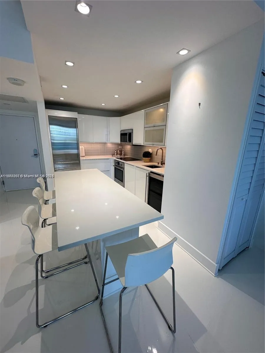 2301 Collins Ave # 611, Miami Beach FL 33139
