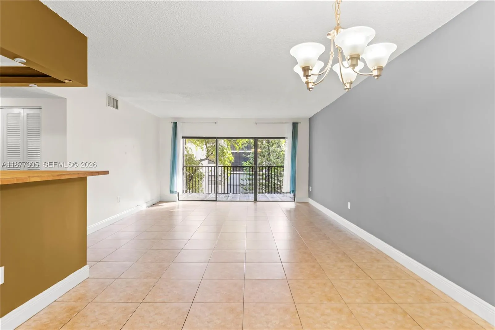 481 Ives Dairy Rd # 4, Miami FL 33179