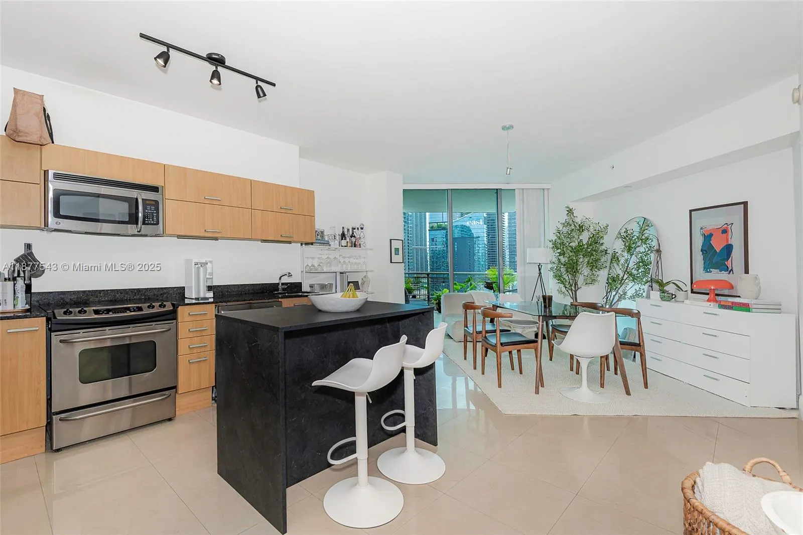 1 bedroom 1 bath for sale at 350 S Miami Ave # 3508, Miami FL 33130