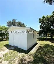 2740 NW 49th St, Miami FL 33142