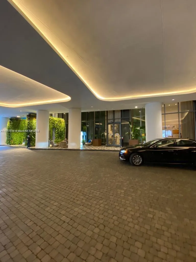 3 bedroom 3 bath for sale at 801 S Miami Ave # 1804, Miami FL 33130