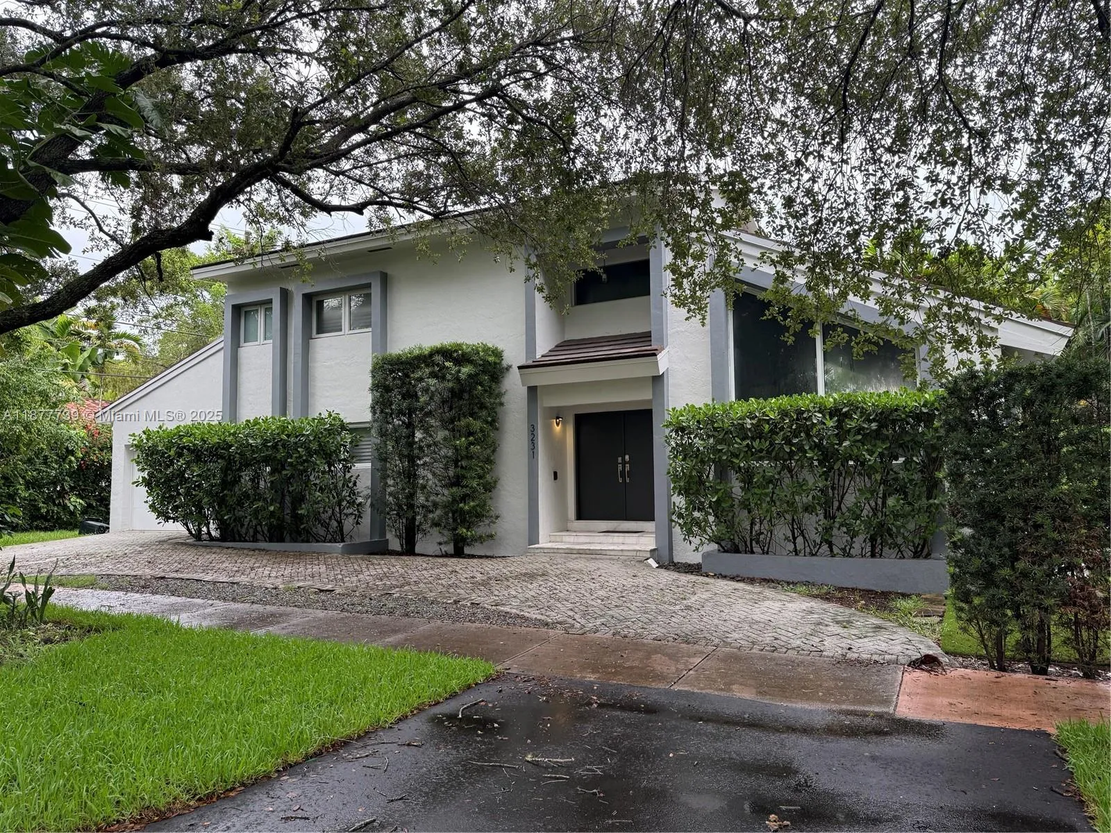 3 bedroom 3 bath for rent at 3231 Salzedo St, Coral Gables FL 33134