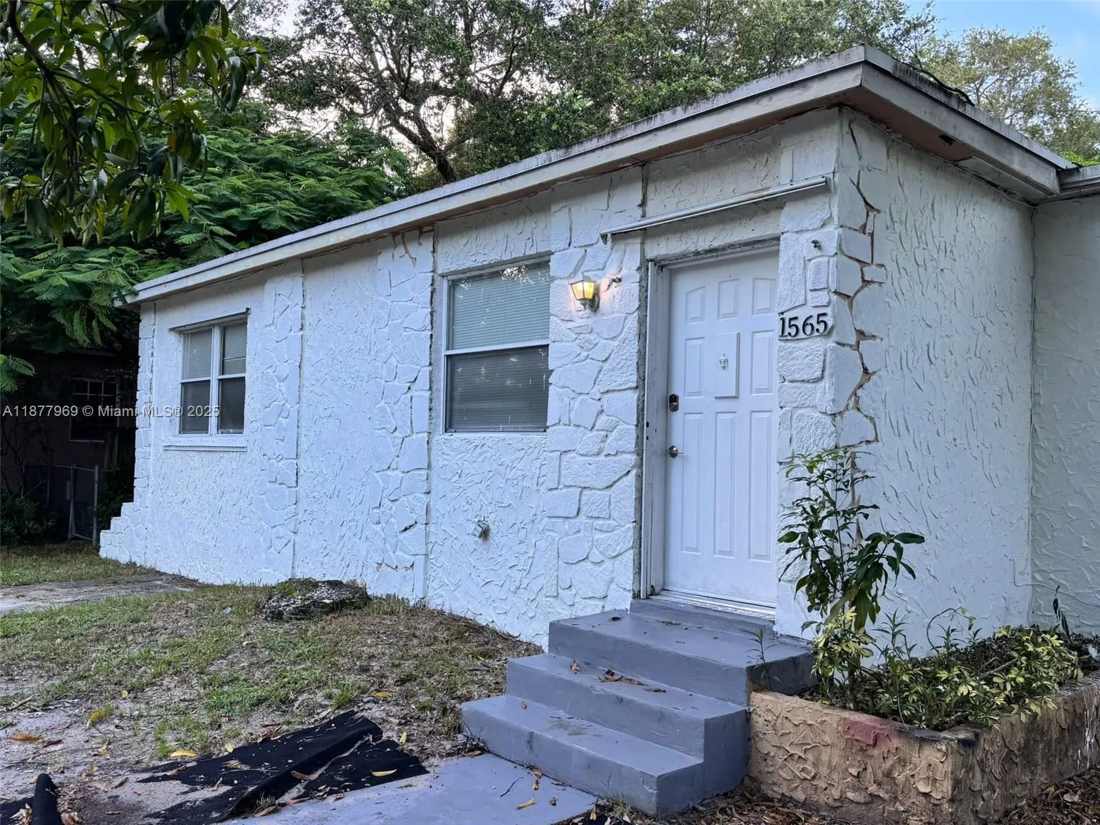 1565 NE 141st St, North Miami FL 33161
