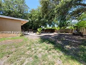 1565 NE 141st St, North Miami FL 33161