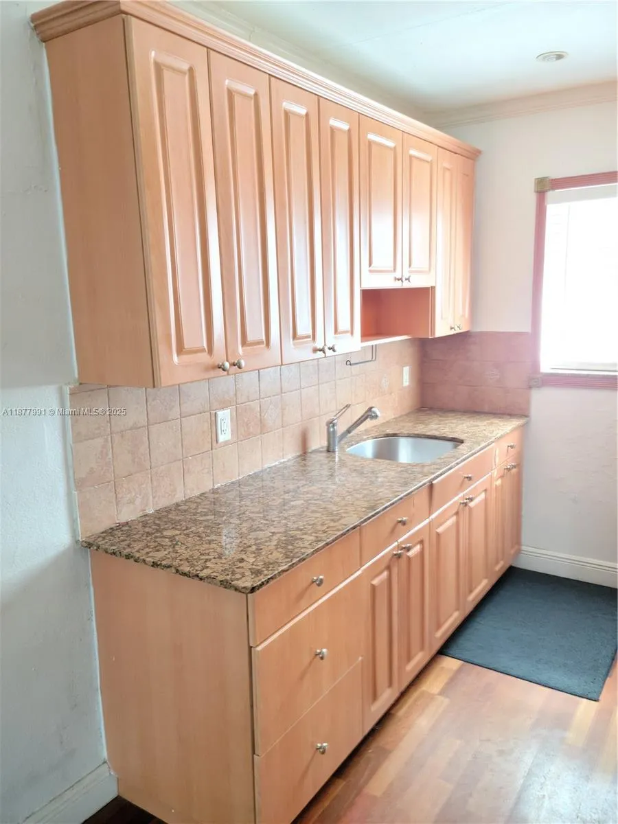 7315 Byron Ave # 17, Miami Beach FL 33141