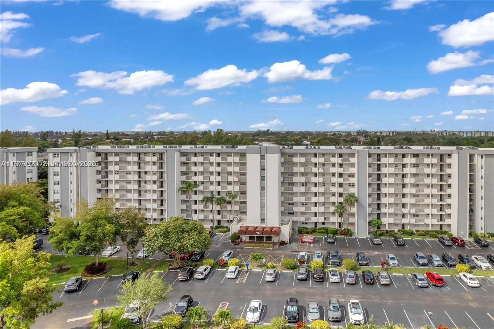 2 bedroom 2 bath for sale at 5900 NW 44th St # 405, Lauderhill FL 33319