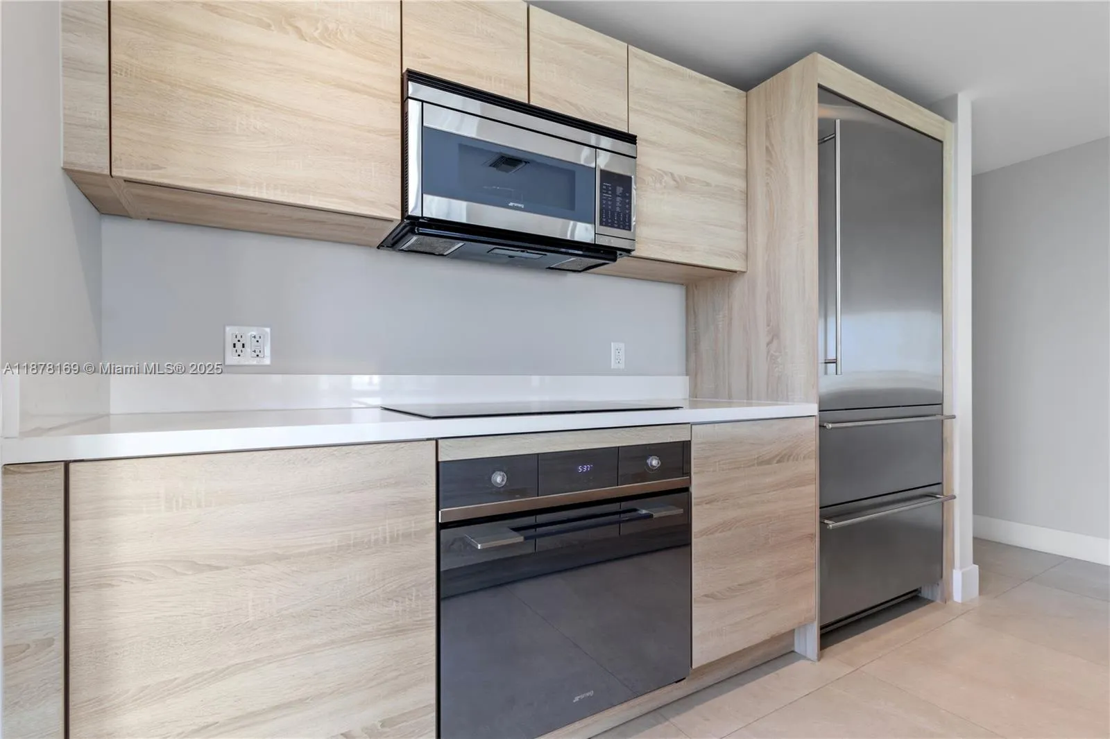 16385 Biscayne Blvd # 1921, North Miami Beach FL 33160
