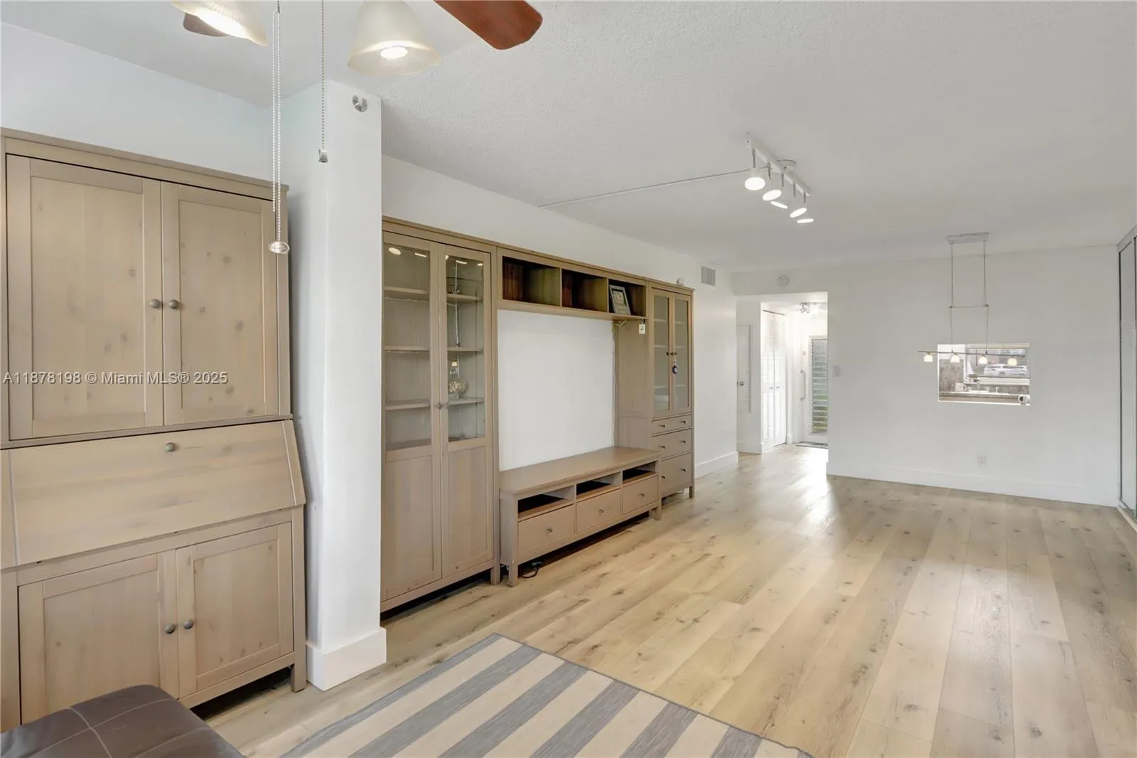 9041 Sunrise Lakes Blvd # 106, Sunrise FL 33322
