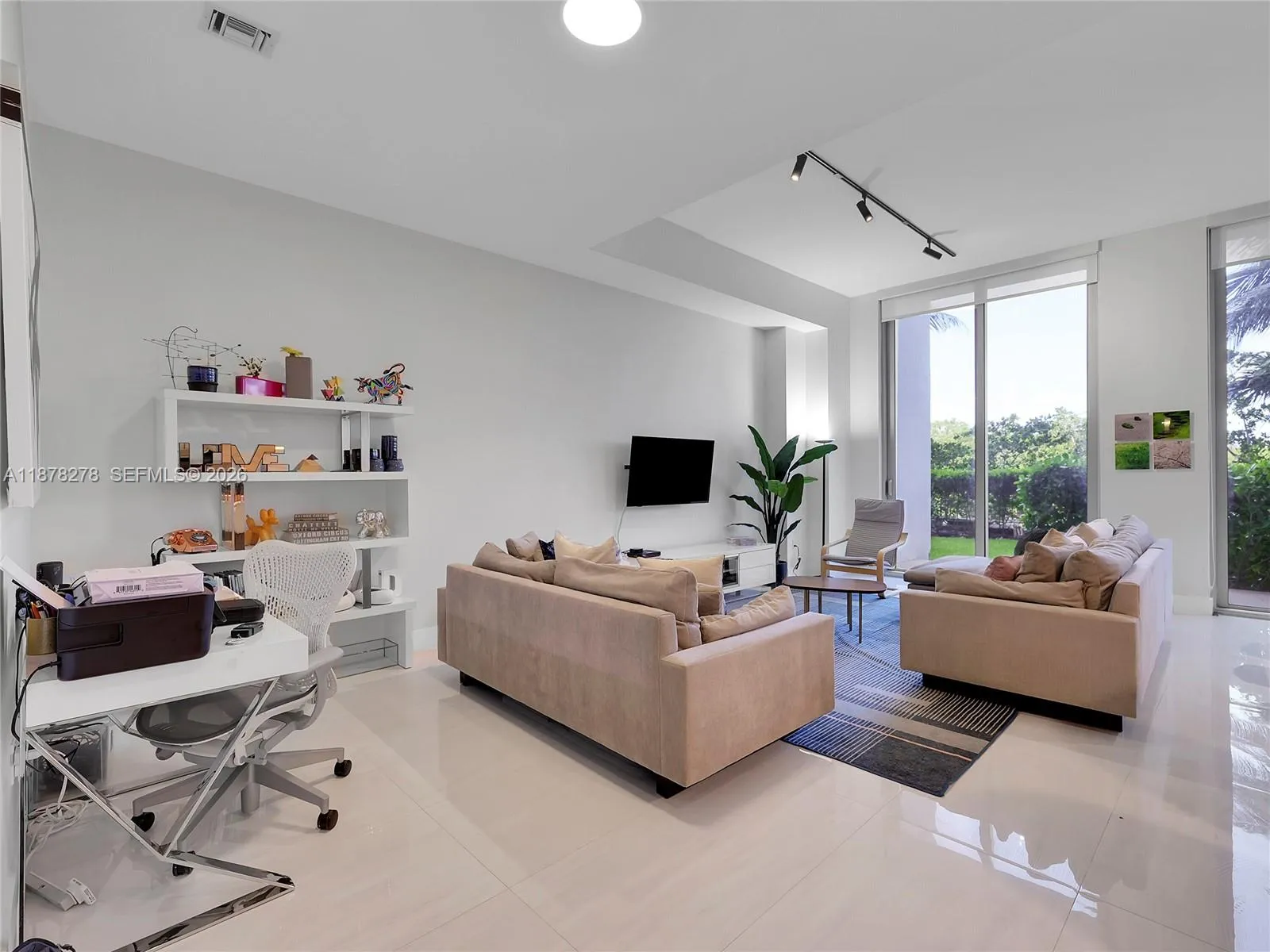 16385 Biscayne Blvd # 105, North Miami Beach FL 33160