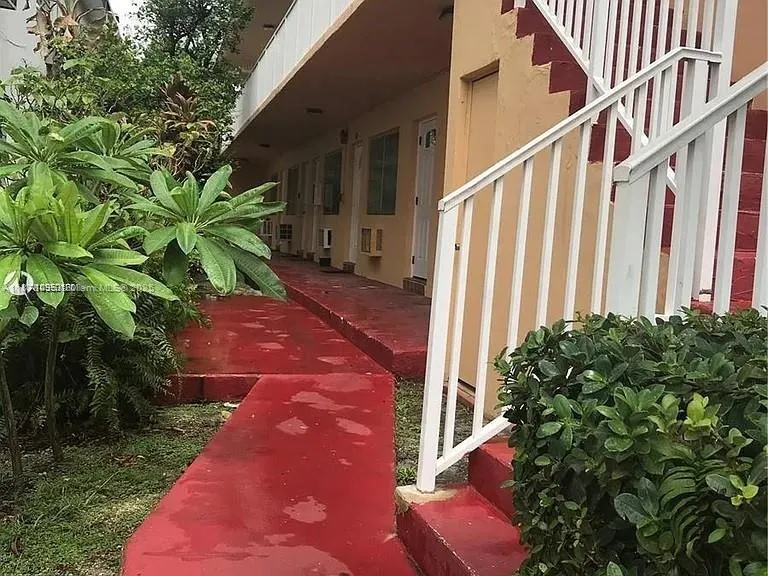 1 bath for sale at 7720 Harding Ave # 6, Miami Beach FL 33141