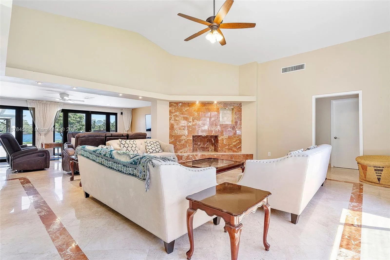 2531 NE 195th St, Aventura FL 33180
