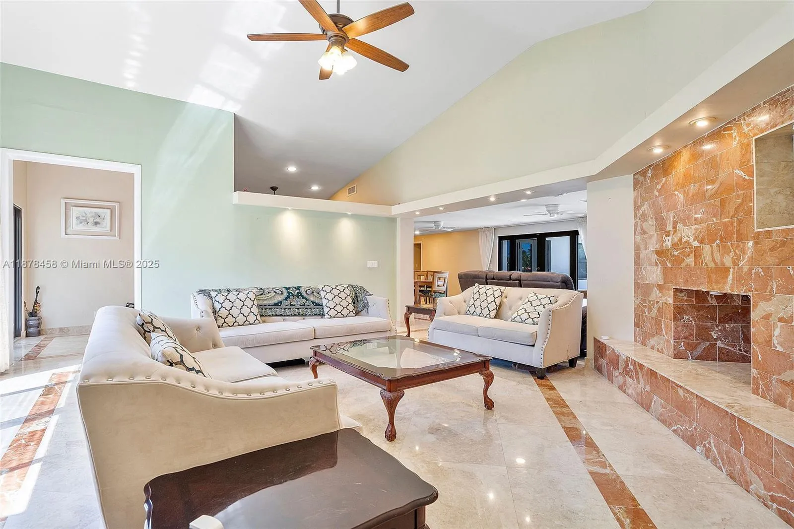 2531 NE 195th St, Aventura FL 33180