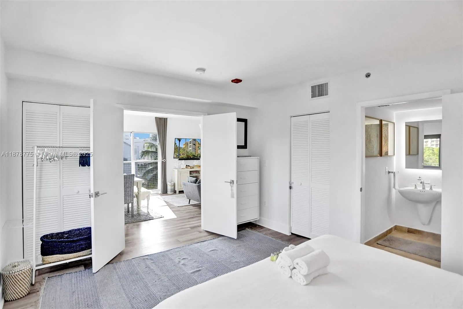 360 Collins Ave # 401, Miami Beach FL 33139