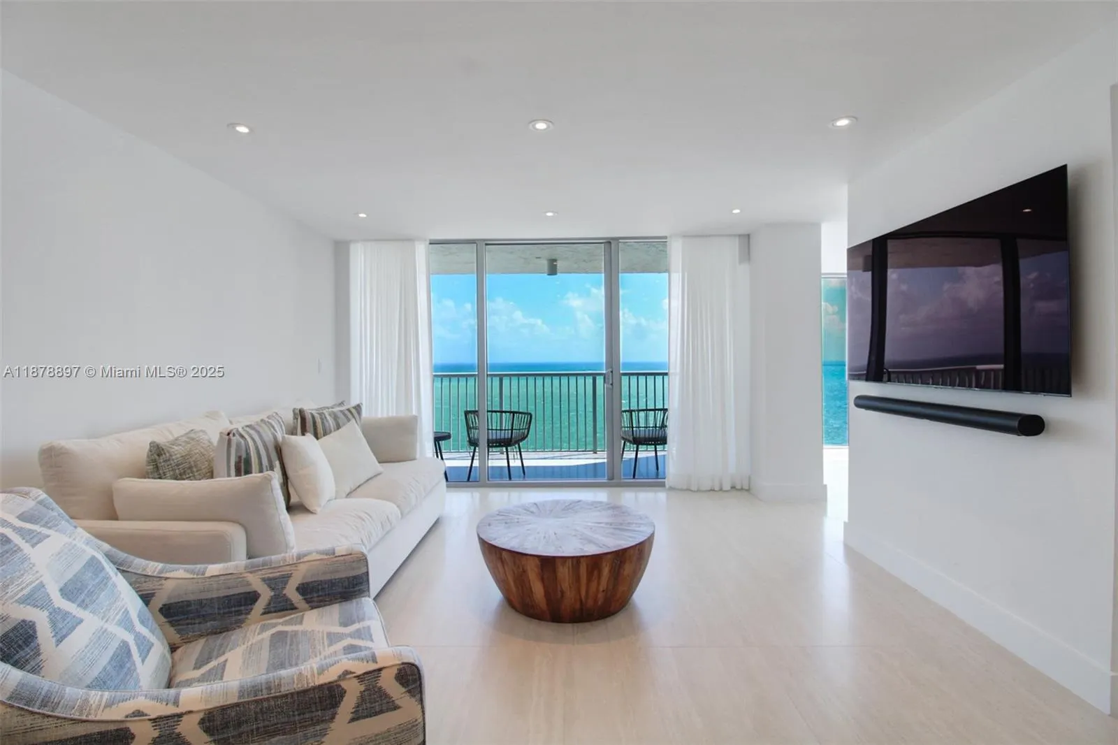 2 bedroom 2 bath for sale at 2655 Collins Ave, Miami Beach FL 33140