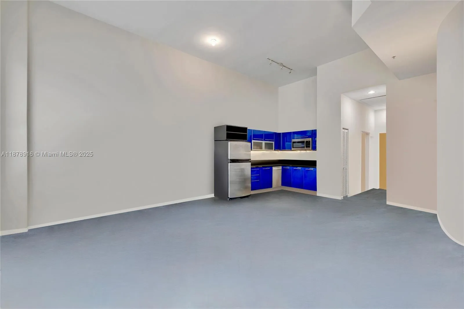 253 NE 2nd St # 220, Miami FL 33132