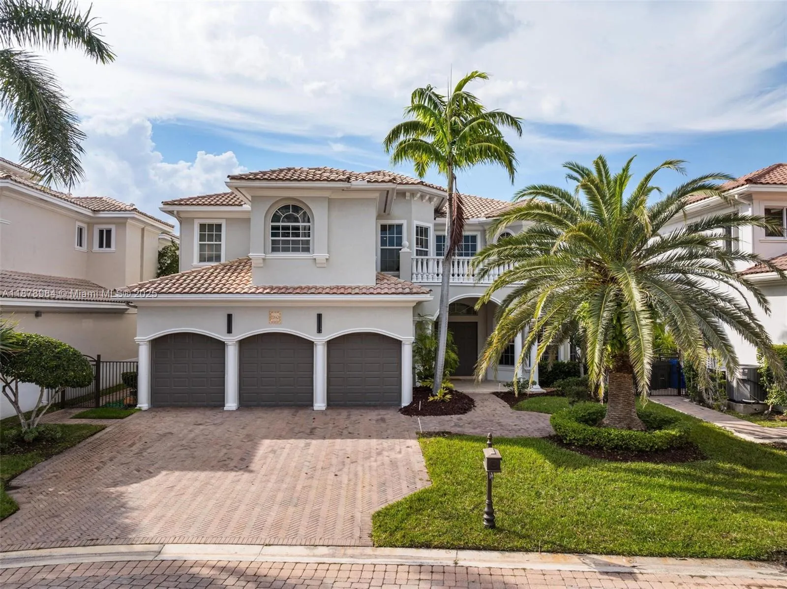 6 bedroom 5 bath for sale at 1260 Hatteras Ln, Hollywood FL 33019