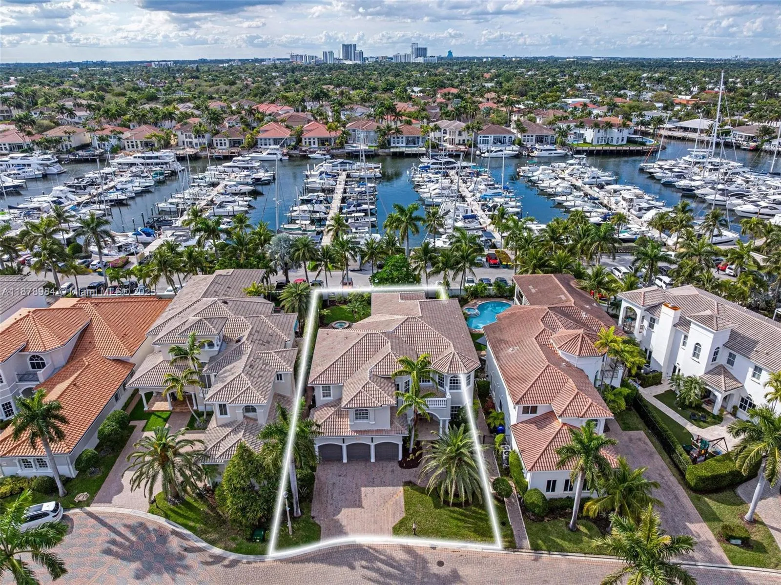 1260 Hatteras Ln, Hollywood FL 33019