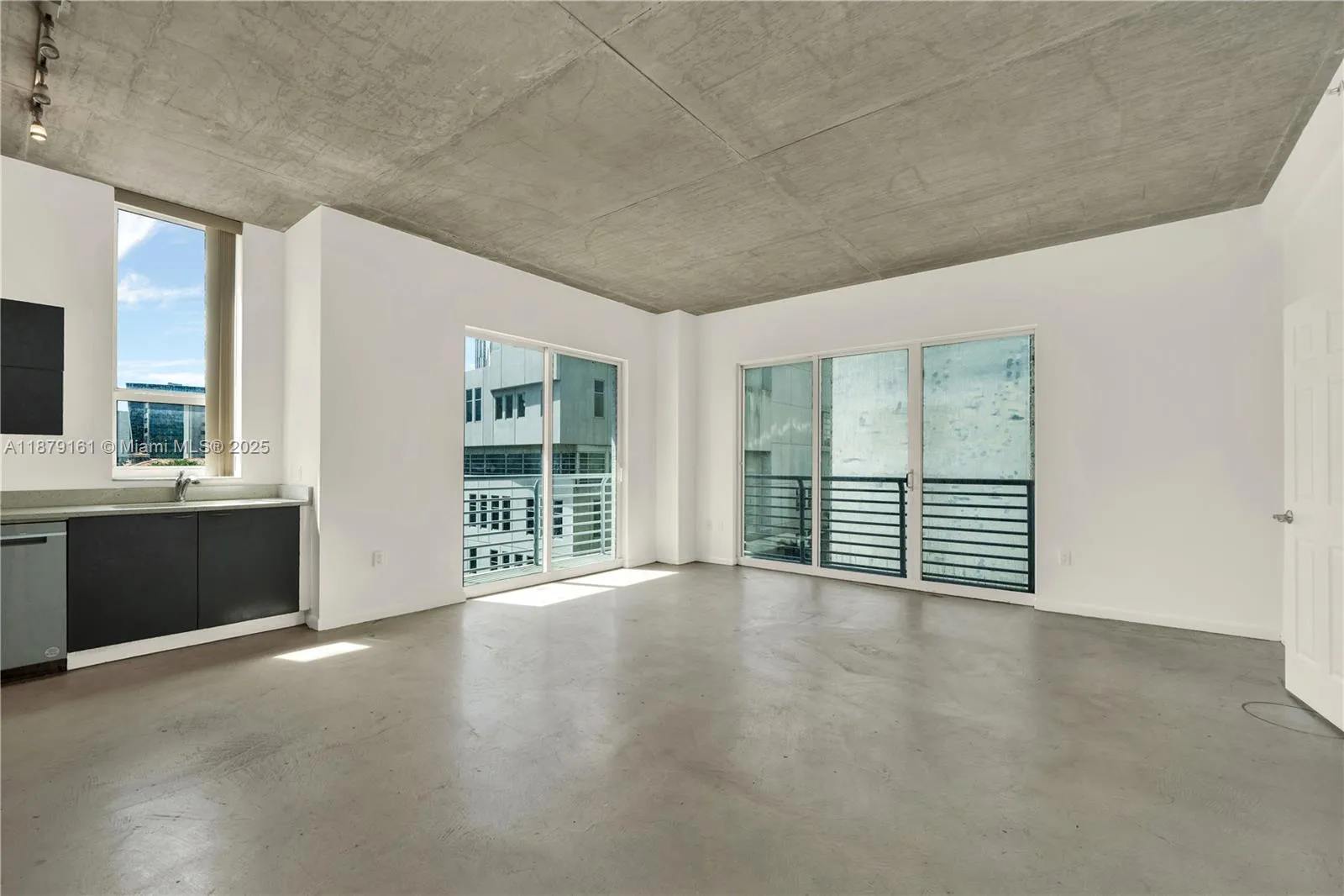 2 bedroom 2 bath for sale at 234 NE 3rd St # 601, Miami FL 33132