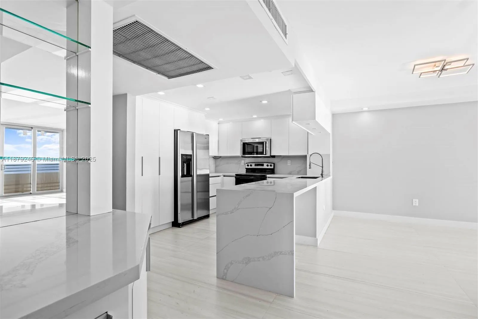 5555 Collins Ave # 14N, Miami Beach FL 33140