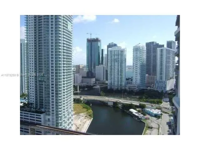 185 SW 7th St # 1909, Miami FL 33130