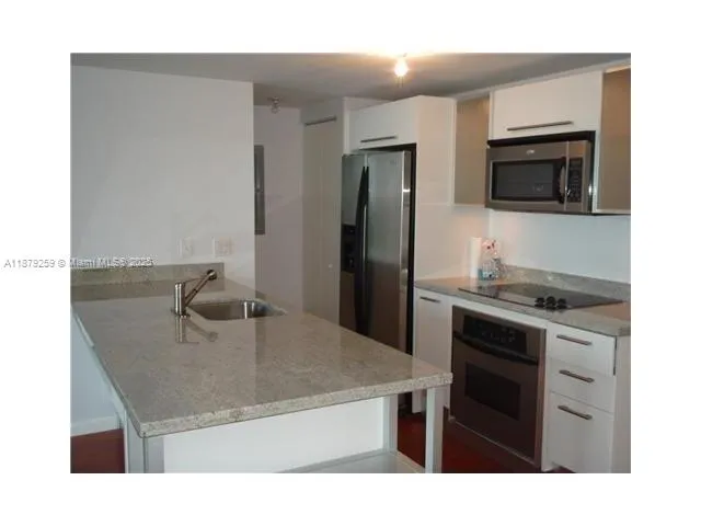 185 SW 7th St # 1909, Miami FL 33130