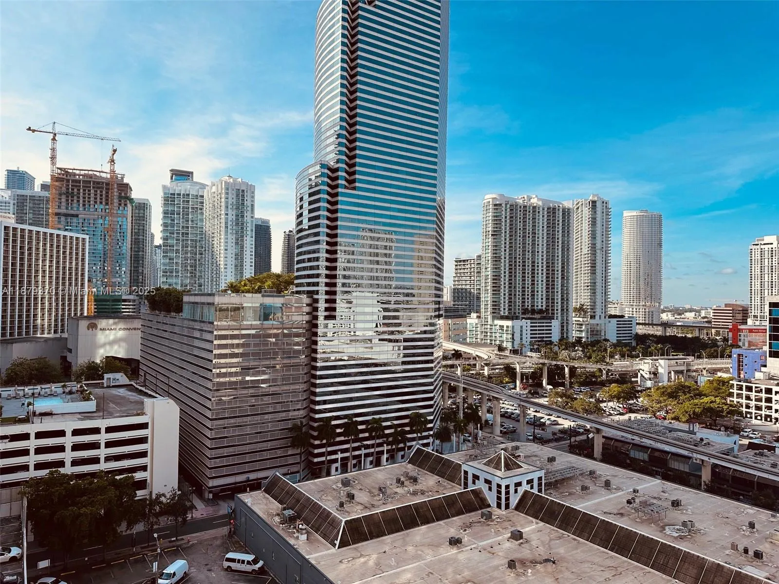 1 bedroom 1 bath for sale at 151 SE 1st St # 1209, Miami FL 33131