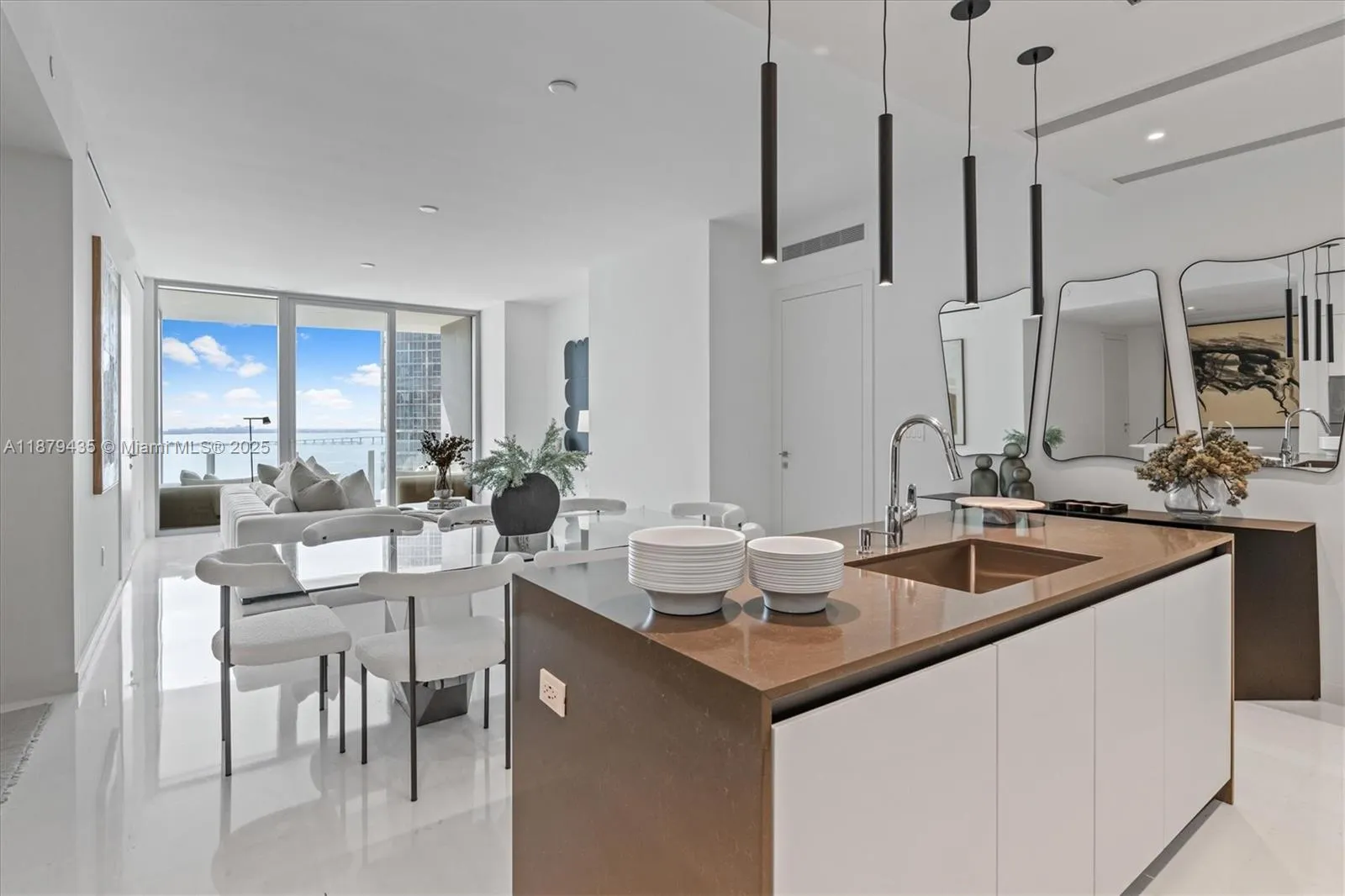 2 bedroom 3 bath for sale at 300 Biscayne Blvd Way # 2205, Miami FL 33131