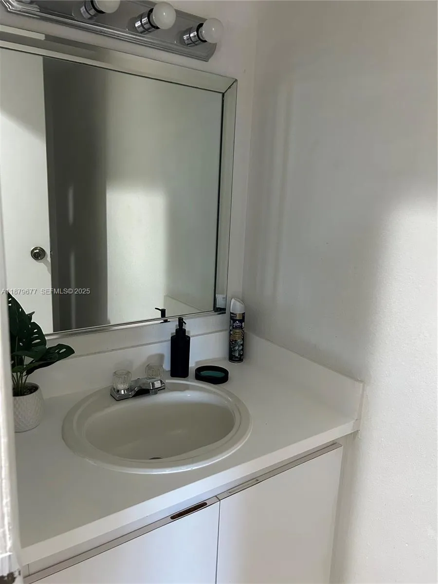 17901 NW 68th Ave # R209, Hialeah FL 33015