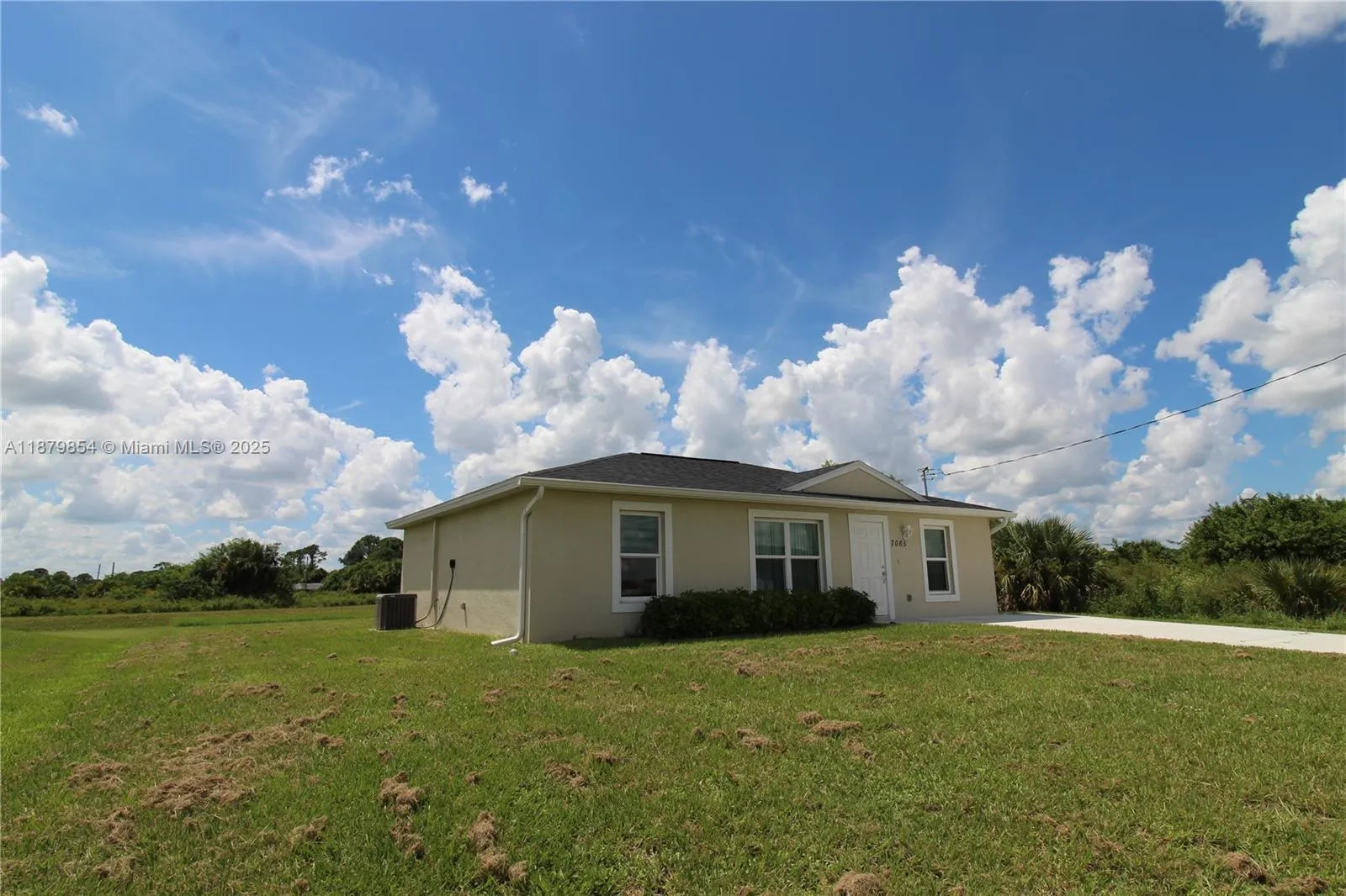7065 Berwirck Cir, La Belle FL 33935