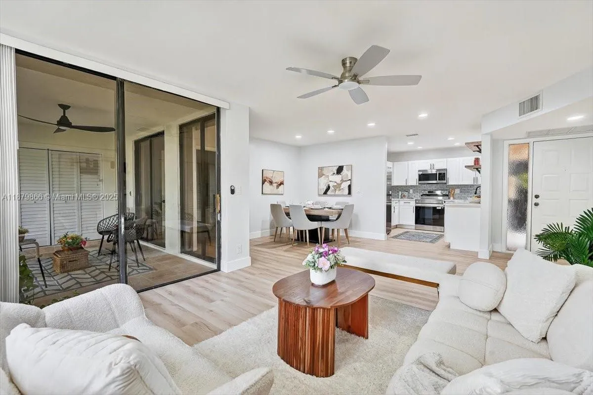 2652 N Carambola Cir # 1738, Coconut Creek FL 33066