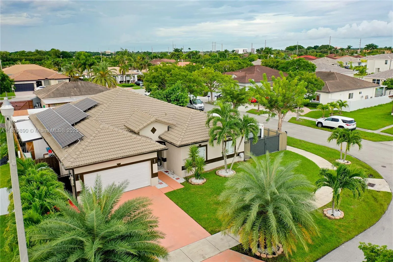 1407 SE 7th St, Homestead FL 33033