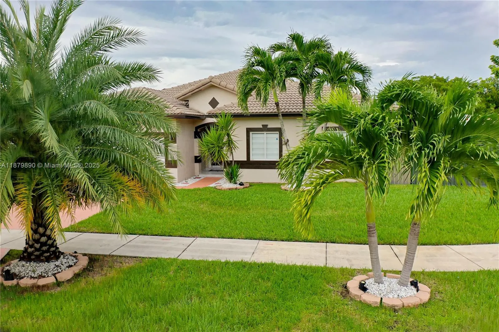 1407 SE 7th St, Homestead FL 33033