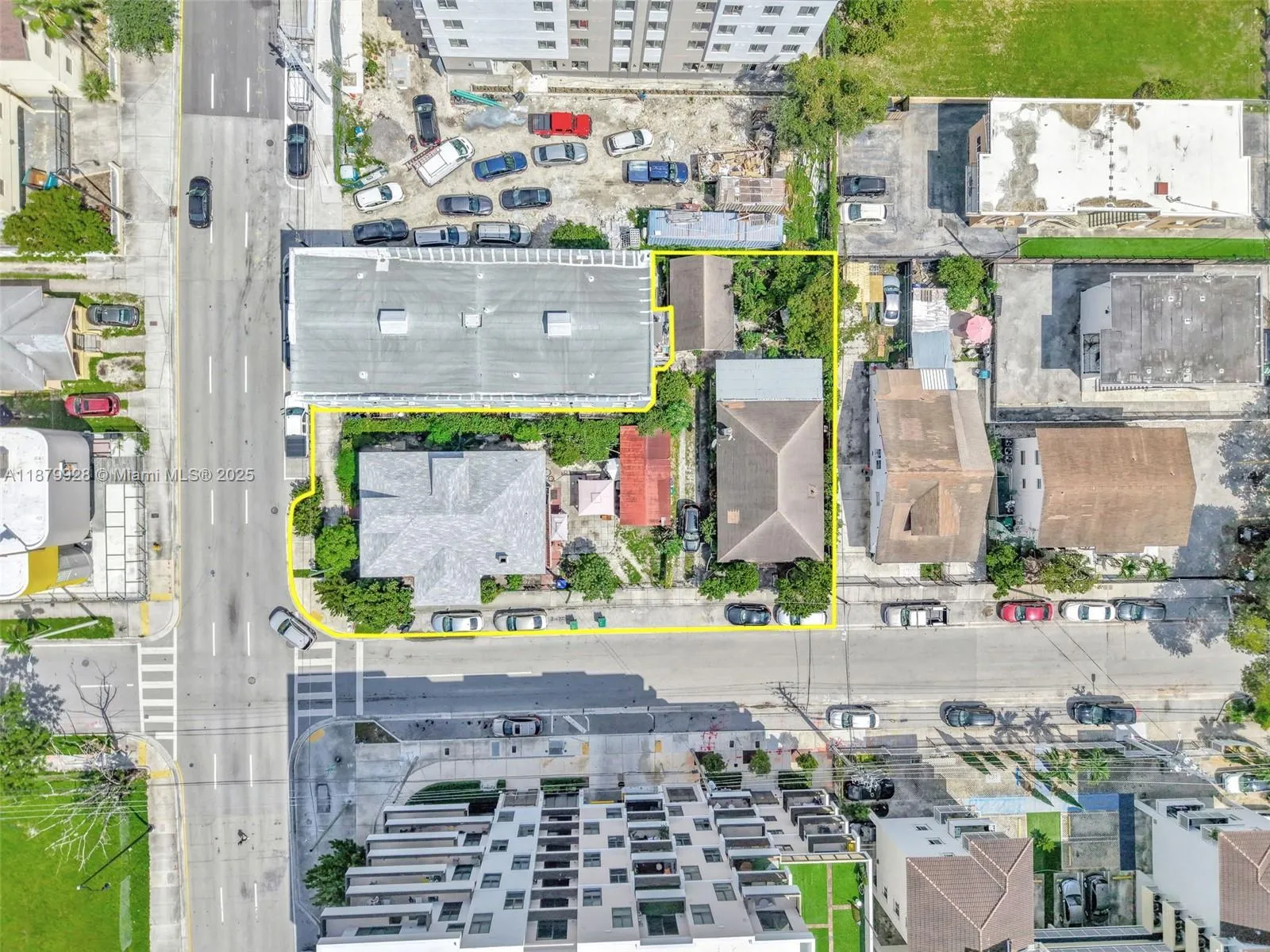 for sale at 676 & 119 SW 1st St, Miami FL 33130