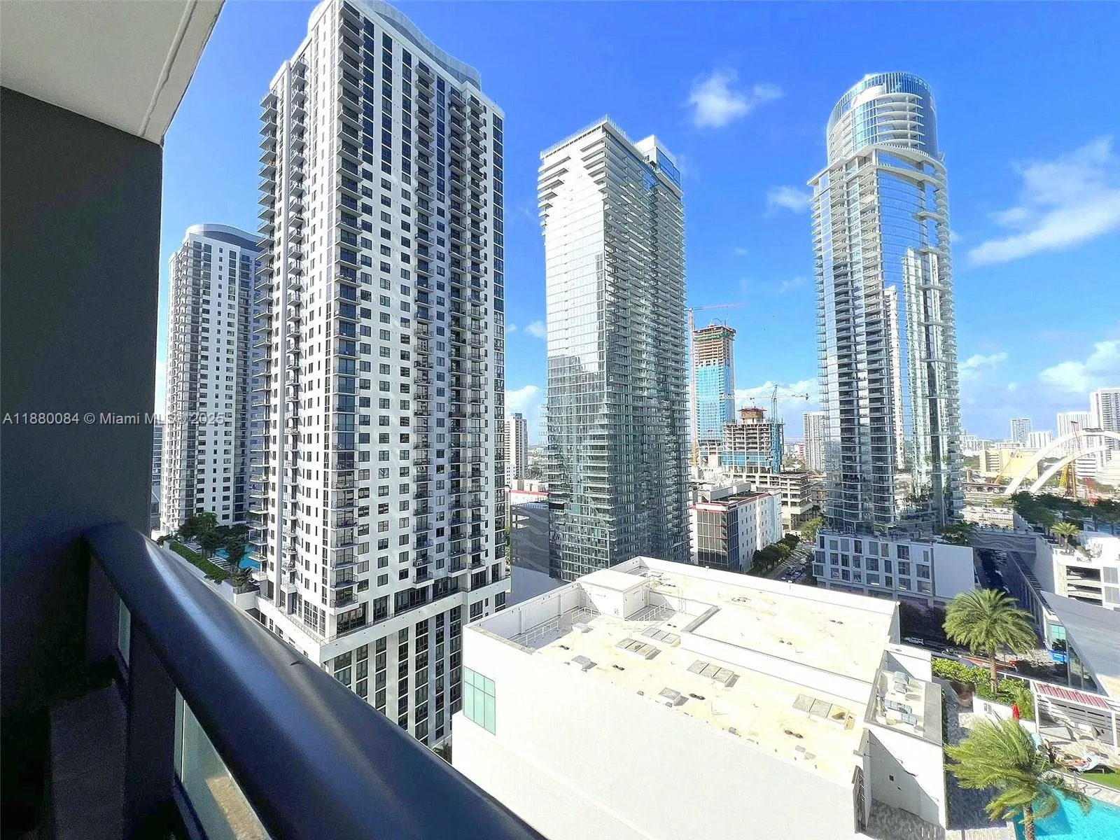 1 bedroom 1 bath for sale at 601 NE 1 AVE # 1602, Miami FL 33132