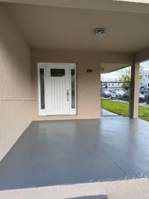 200 NE 44th St, Miami FL 33137