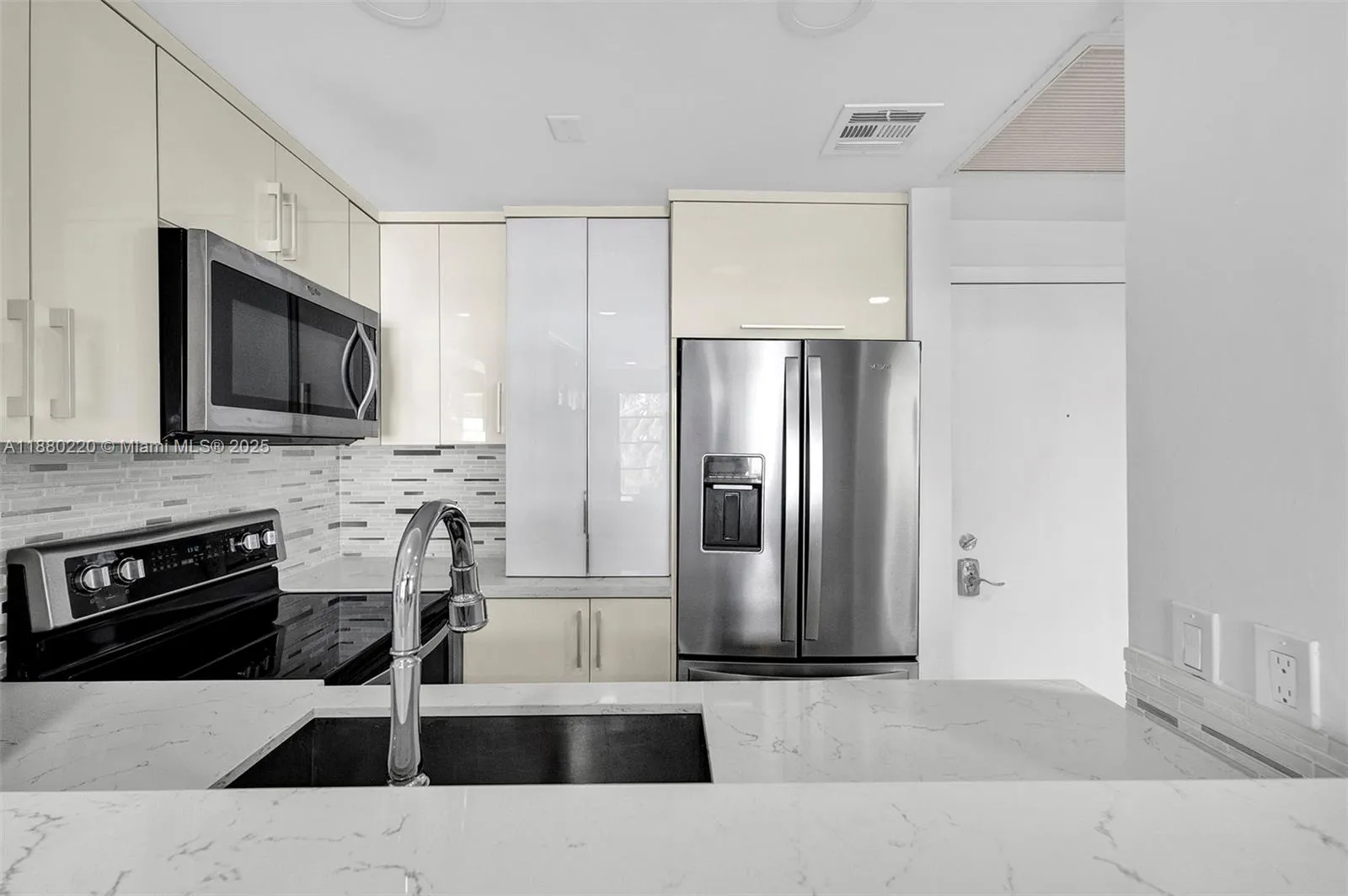 1460 Ocean Dr # 305, Miami Beach FL 33139