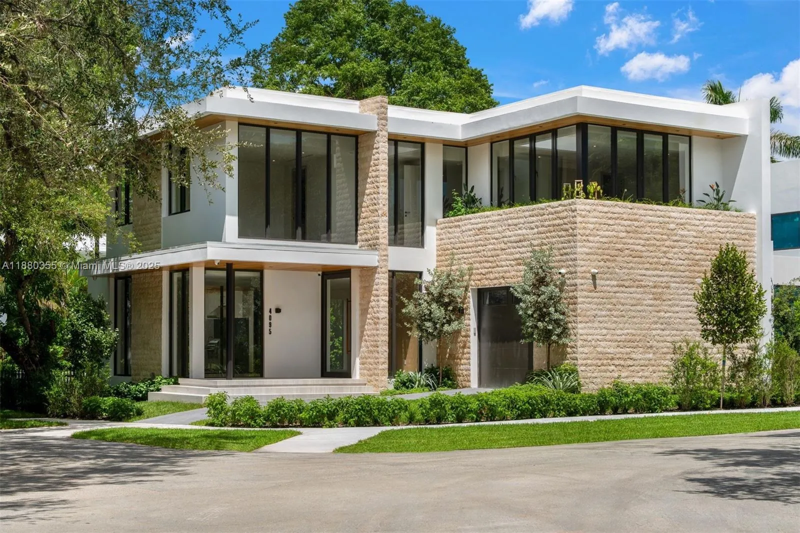 5 bedroom 5 bath for sale at 4095 Hardie Ave, Miami FL 33133