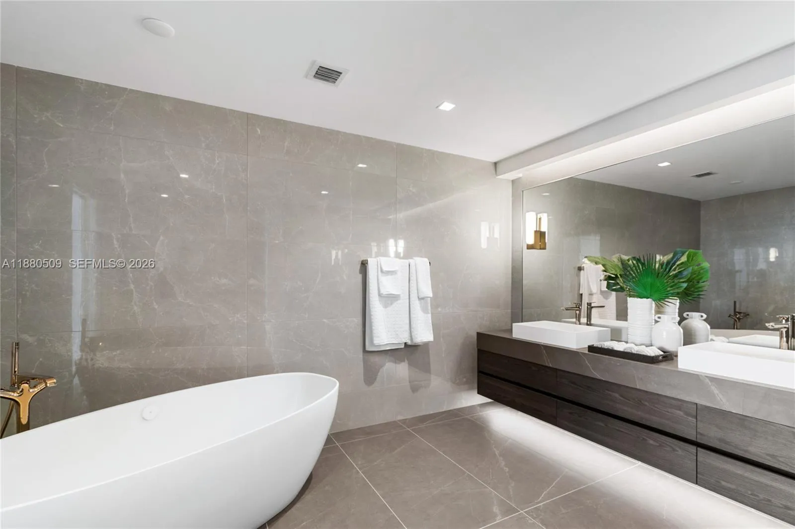 1116 N Ocean Blvd # 1404, Pompano Beach FL 33062
