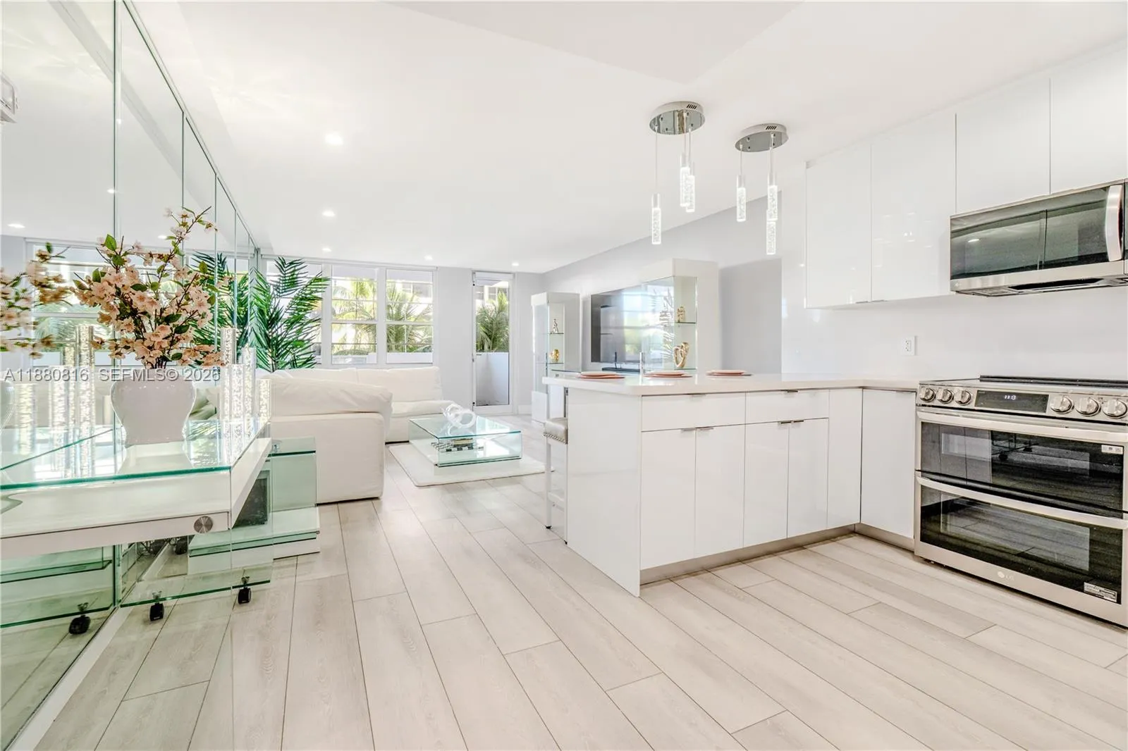 100 Lincoln Rd # 323, Miami Beach FL 33139