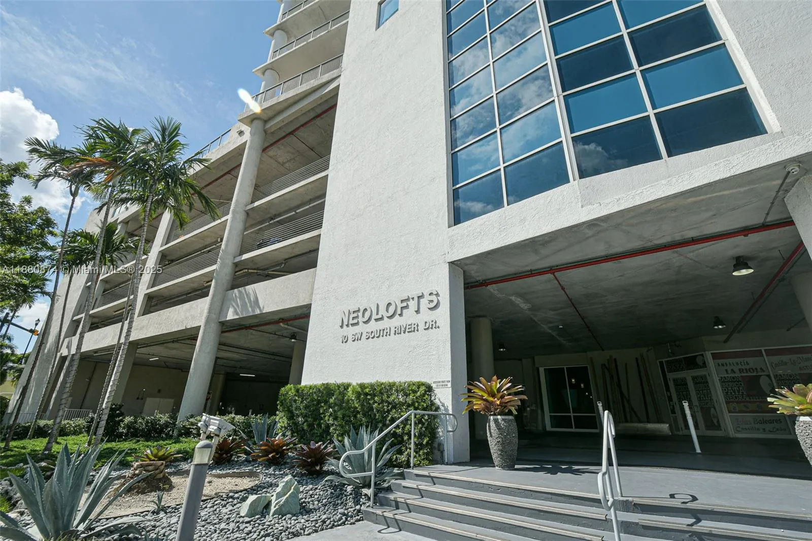 2 bedroom 2 bath for sale at 10 SW South River Dr # 1704, Miami FL 33130