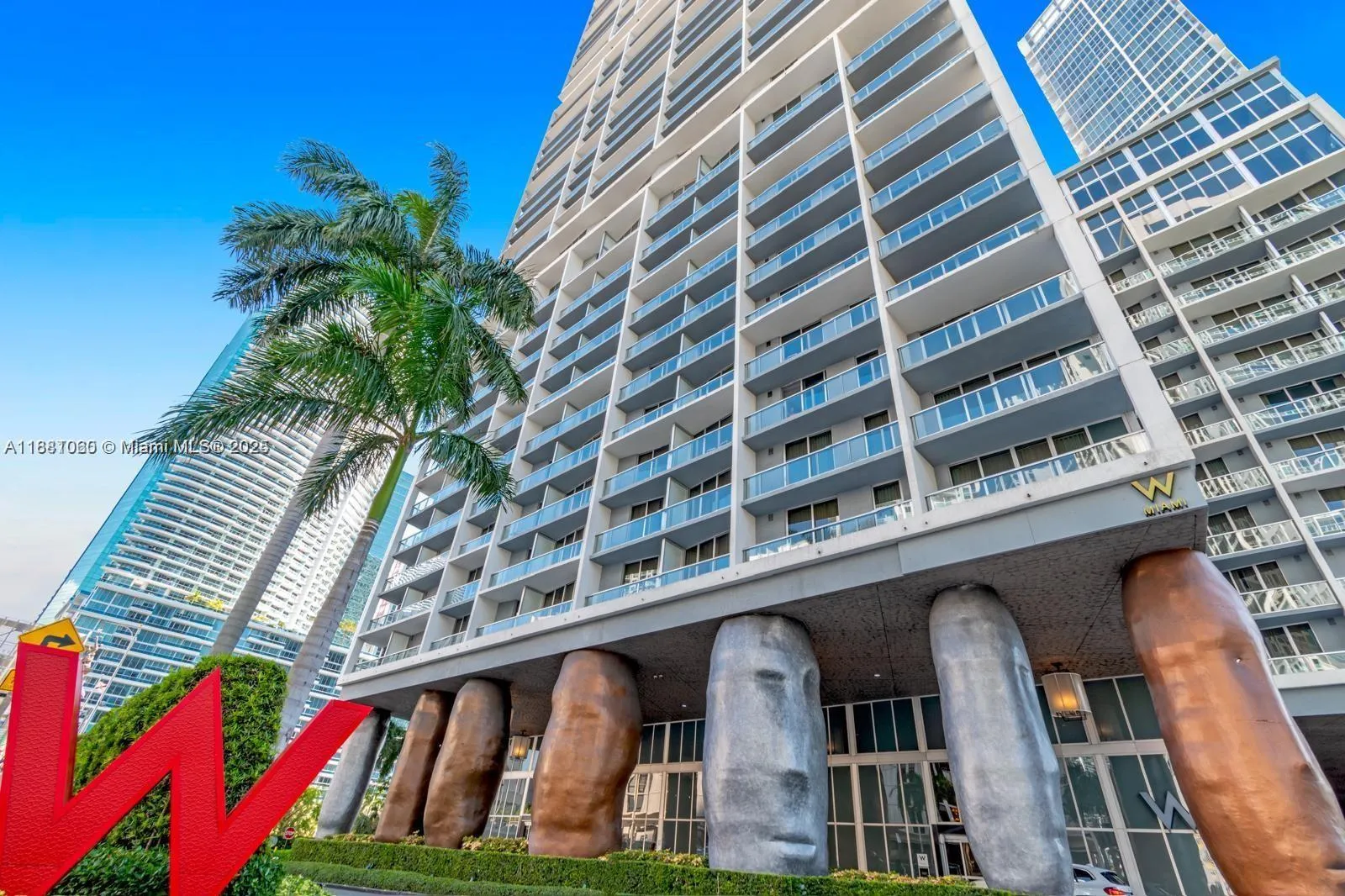 2 bedroom 2 bath for sale at 485 Brickell Ave # 3308, Miami FL 33131