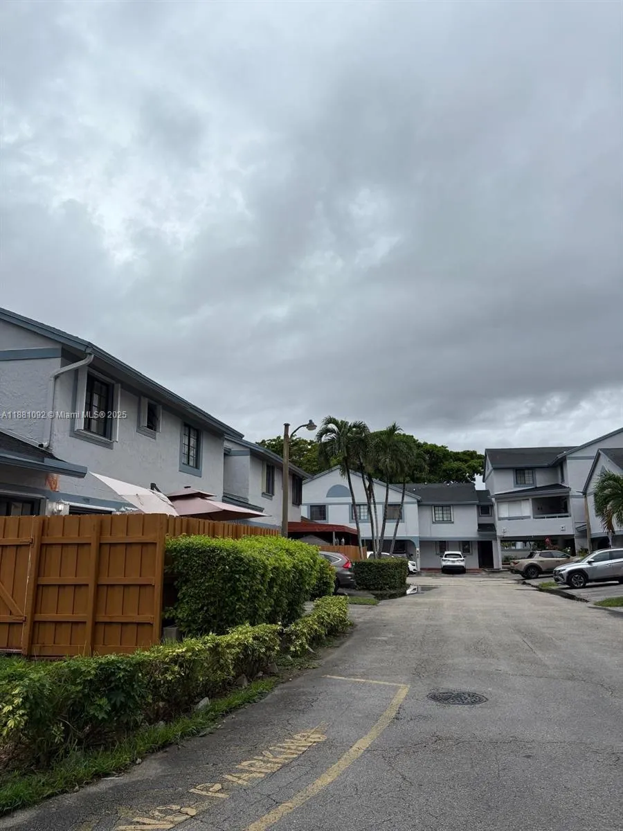 1405 SW 122nd Ave # 13, Miami FL 33184