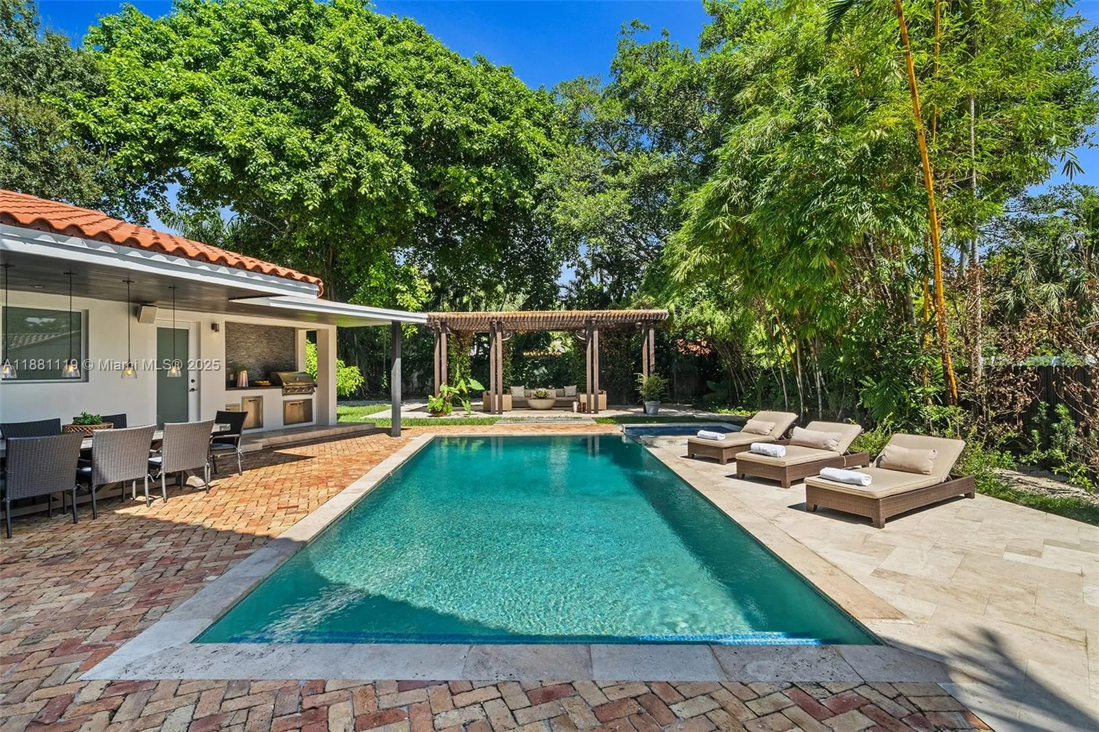 575 Bay Point Rd, Miami FL 33137