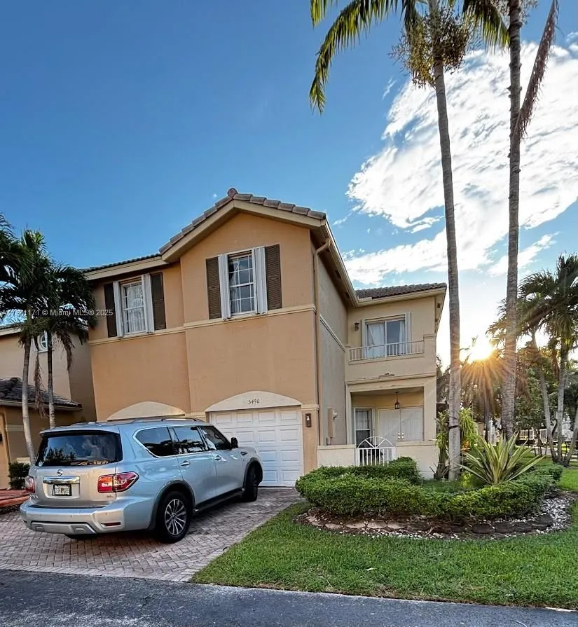 3 bedroom 2 bath for sale at 5490 NW 113th Ct, Doral FL 33178