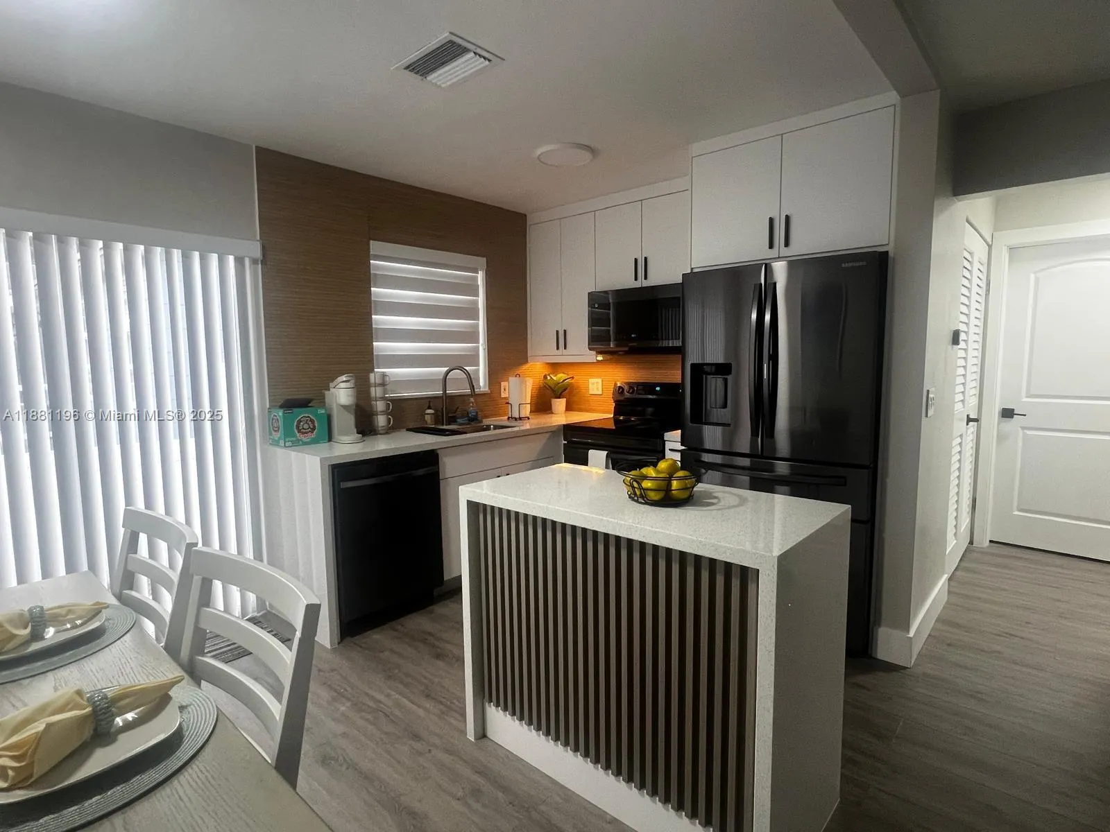 222 SW 8th St # A, Dania Beach FL 33004